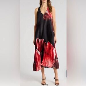 Socialite Pleat Sunburst Maxi Black Red Dress Size L $158